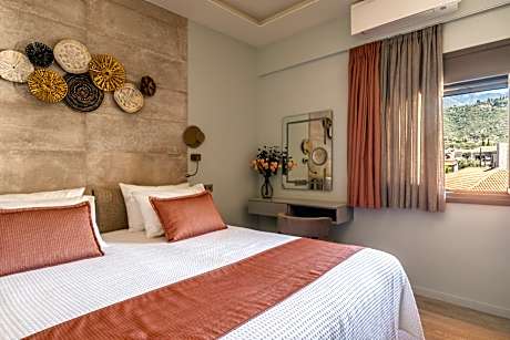 Deluxe Suite with Sea View