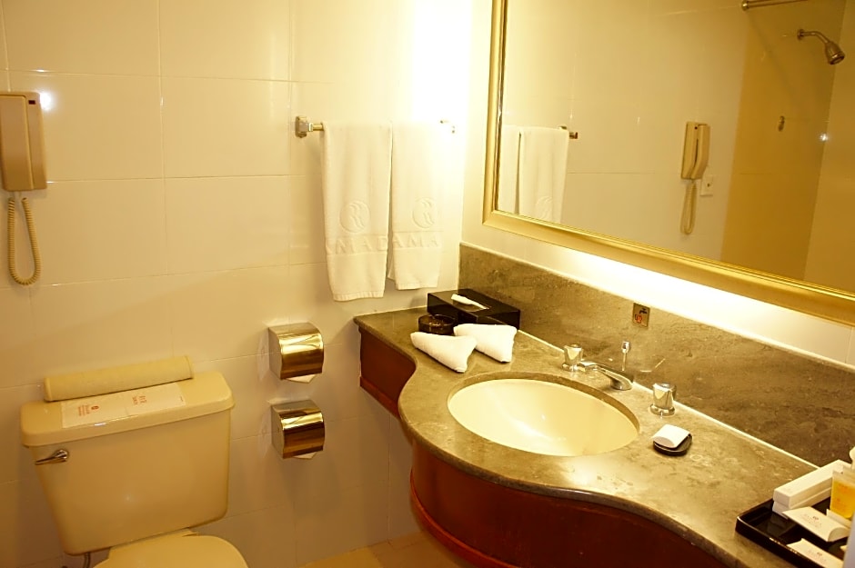 Ramada Pearl