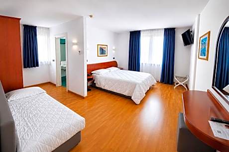 Classic Triple Room