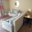 Howard Johnson by Wyndham Arlington Ballpark / Six Flags
