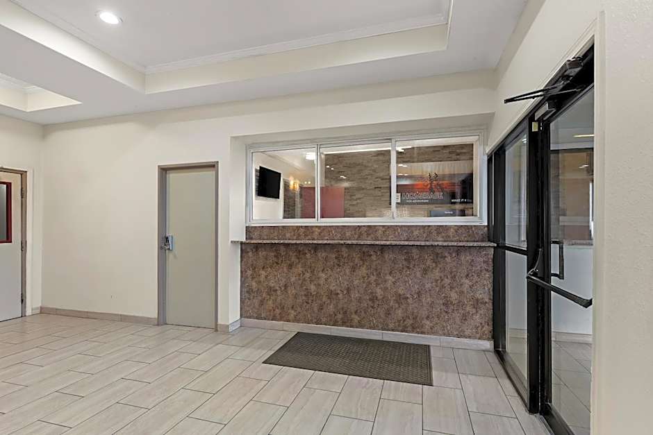Red Lion Inn & Suites Caseyville