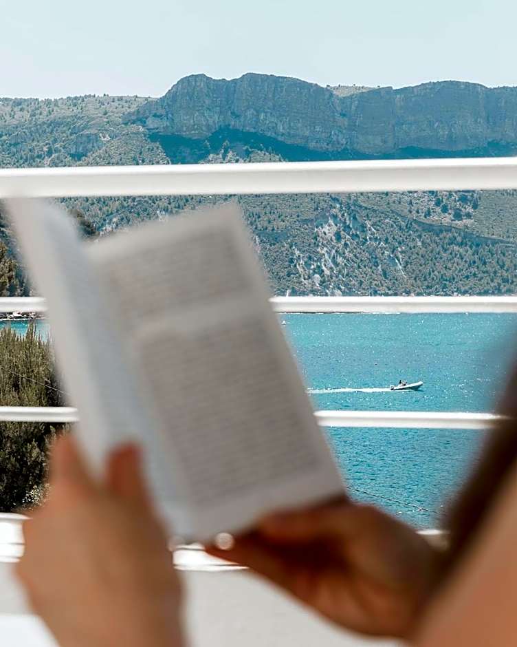 Hotel de La Plage - Mahogany