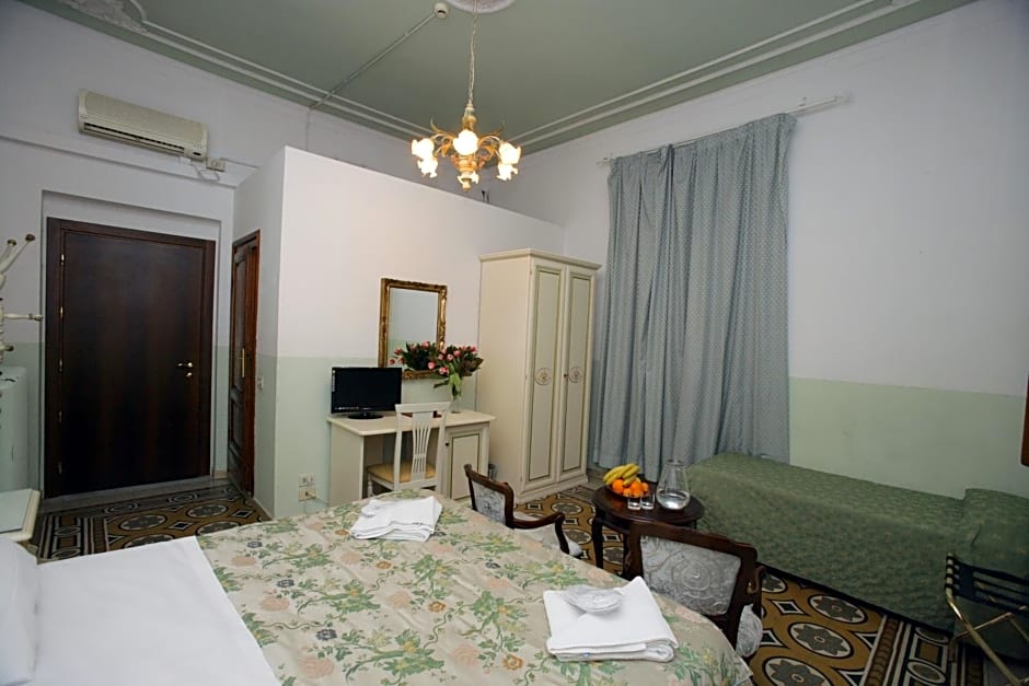 Hotel Desiree