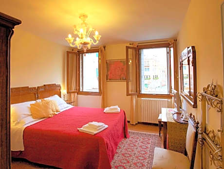 Double Room with Private External Bathroom