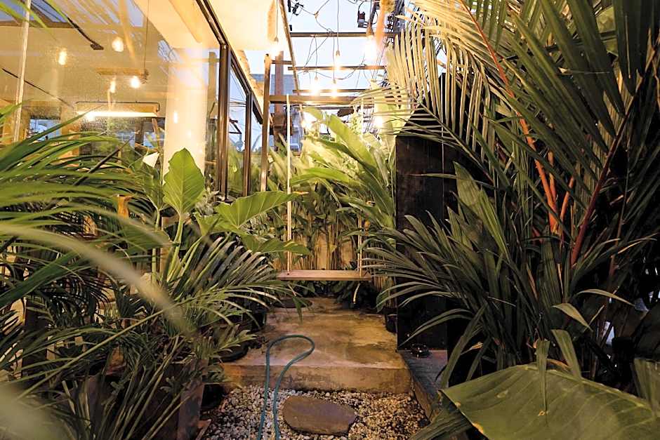 YOLO Bangkok Boutique Hotel