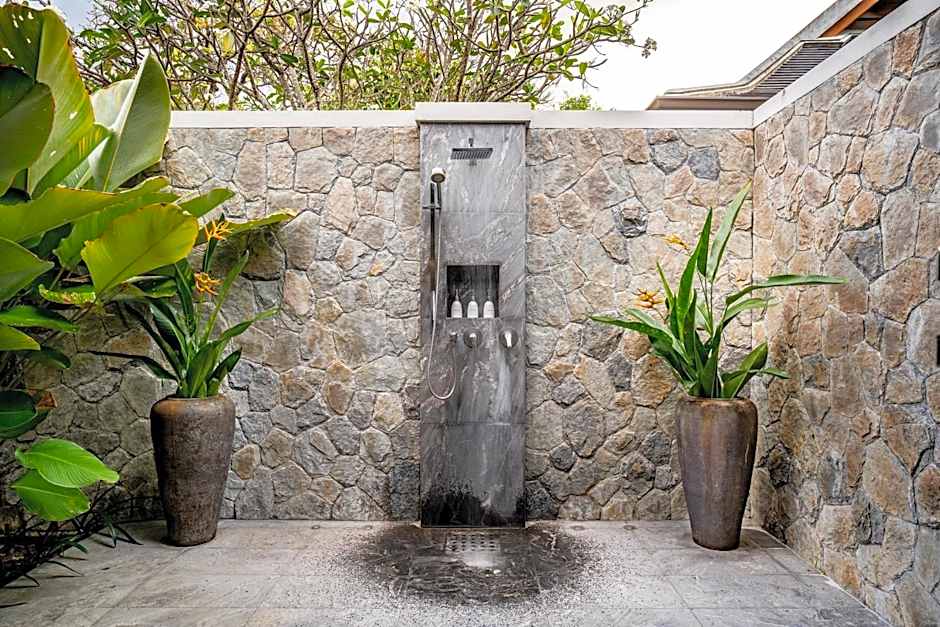 Miskawaan Beachfront Villas