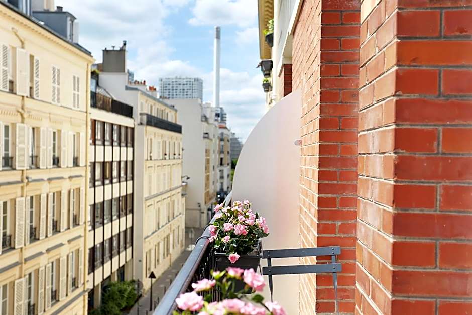 YAYS Paris Zola by Numa