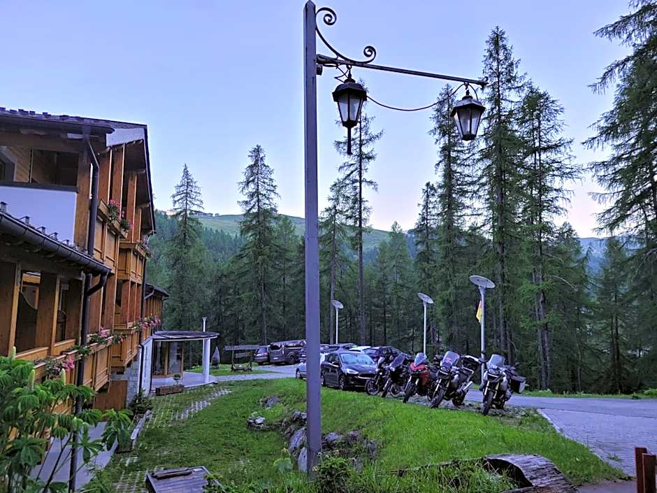 Boscone Suite Hotel