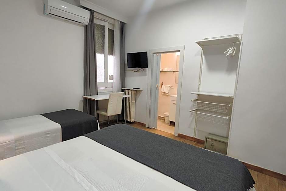 Hostal Cervantes