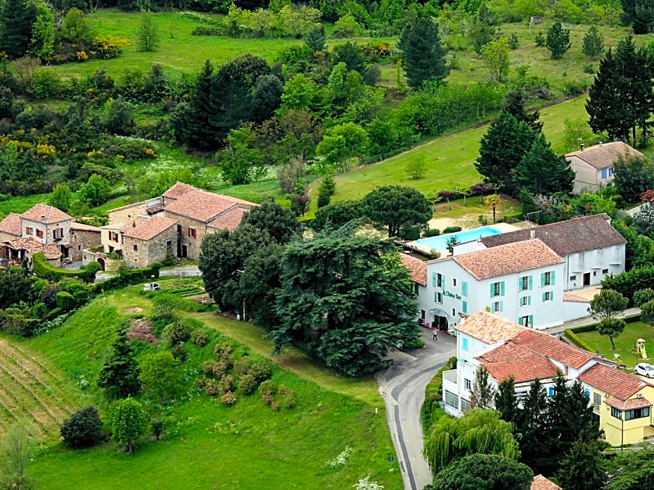 Logis Hotel Le Chene Vert