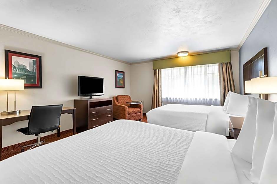 Best Western Plus Parkway Inn