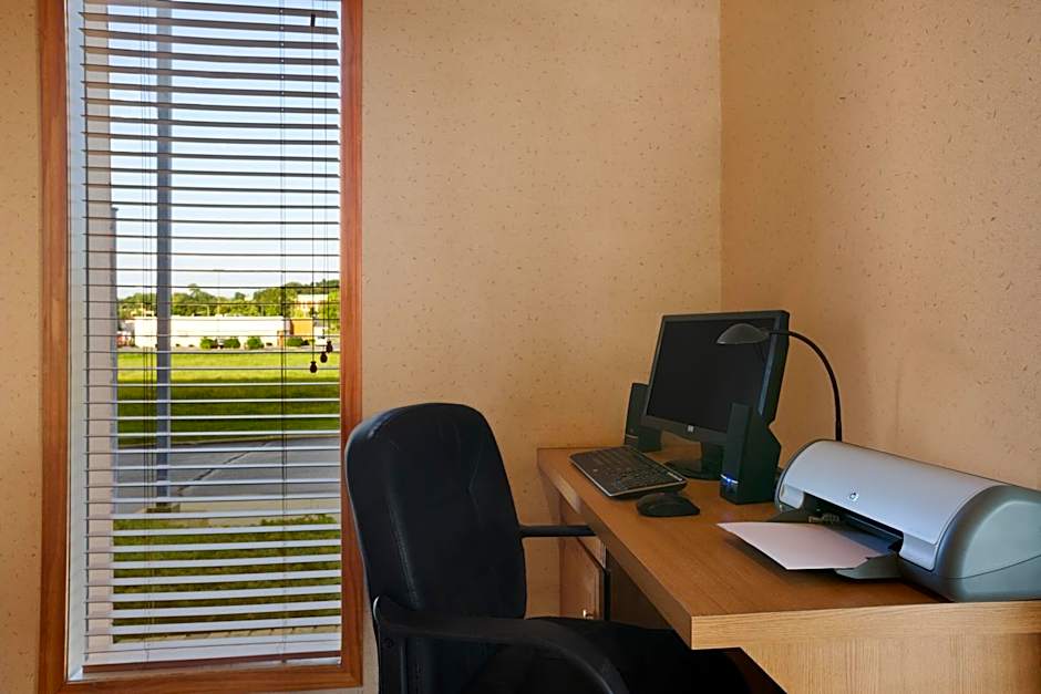 Super 8 by Wyndham Collinsville St. Louis