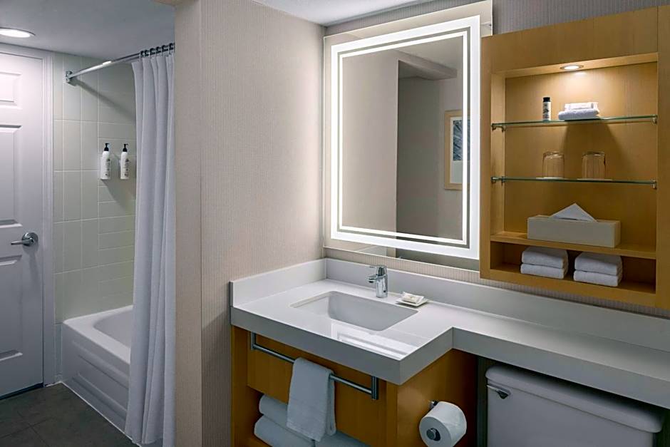 Delta Hotels by Marriott Whistler Village Suites