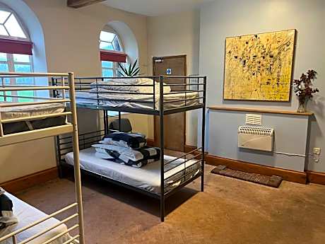 Mixed Dormitory Room