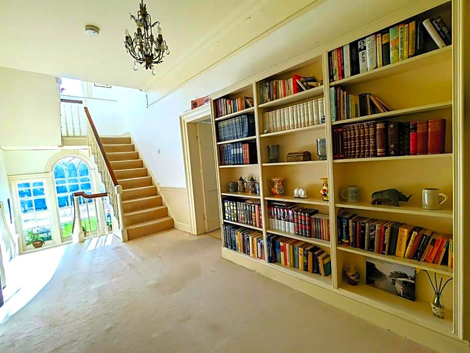 East Pallant Bed and Breakfast, Located in Large Georgian Townhouse in Central Chichester