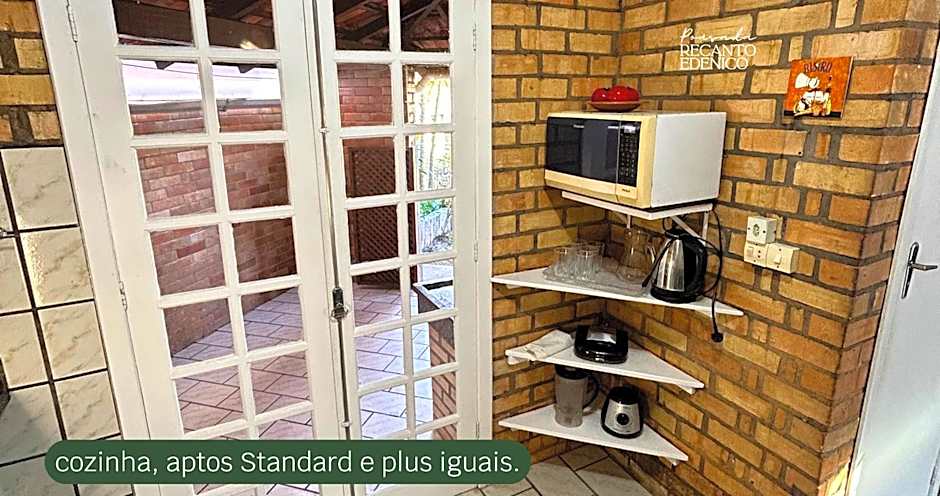 Pousada Recanto Edênico - à beira mar da Praia Ponta do Papagaio, Palhoça SC