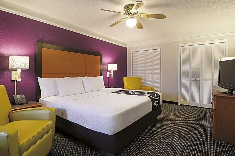 Baymont by Wyndham Greenville Woodruff Rd