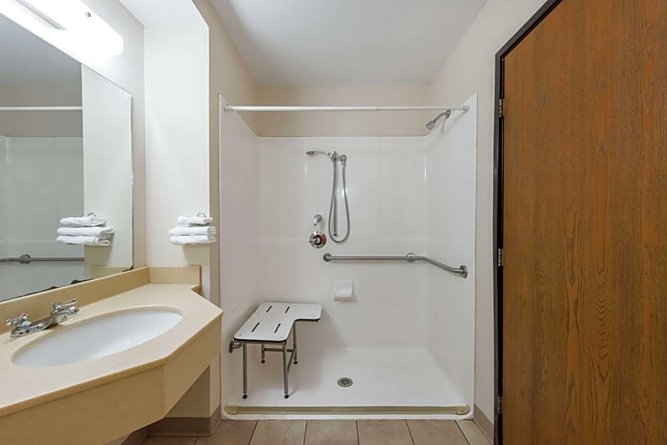 Super 8 by Wyndham Columbia Clark Lane