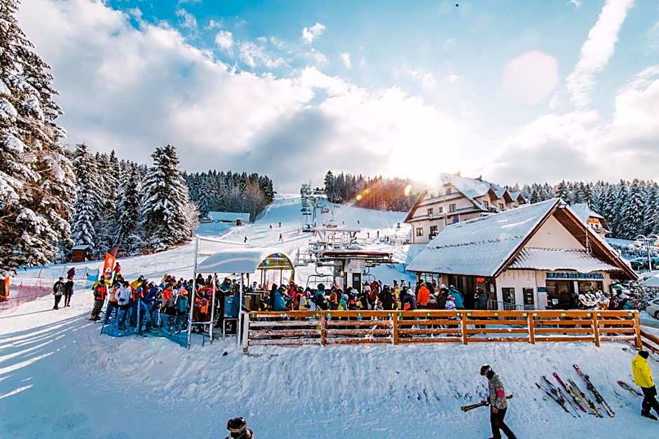 Hotel Kompleks Beskid z basenem i stokiem narciarskim - blisko Babiej Góry