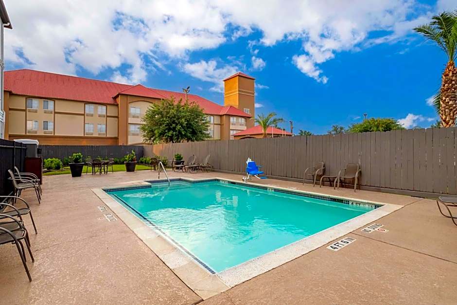 Best Western Plus Hobby Airport Inn & Suites