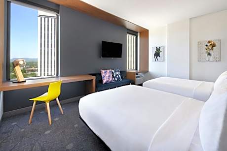 Guest Room with 2 Queen Beds