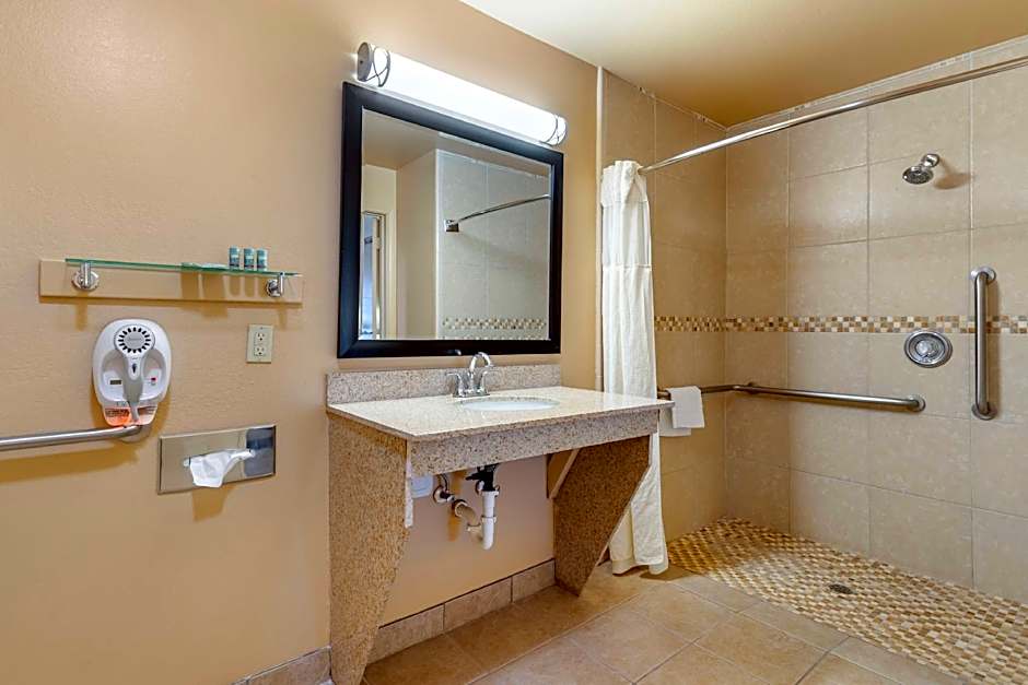Best Western Windwood Inn & Suites