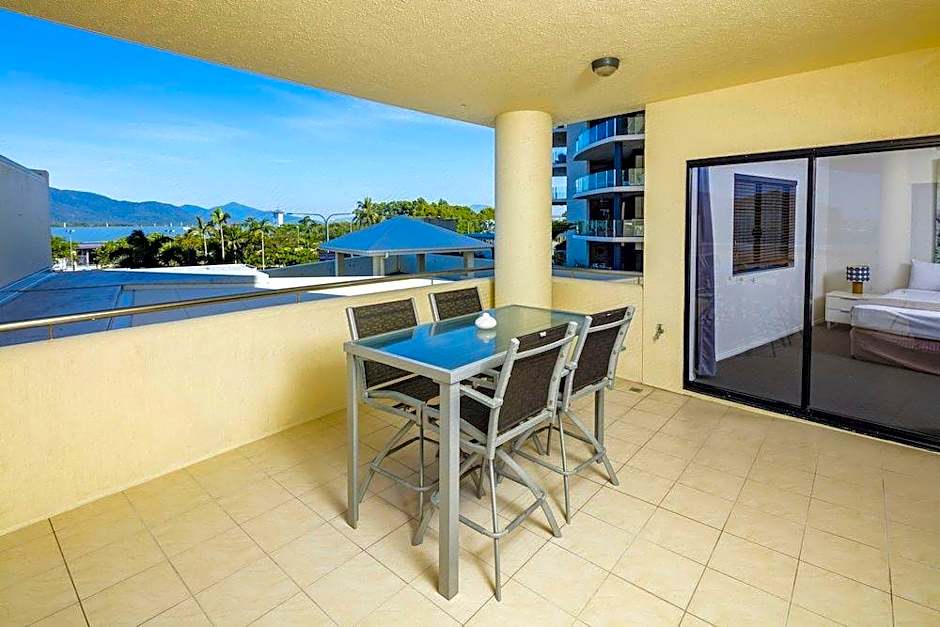 Jack & Newell Holiday Apartments