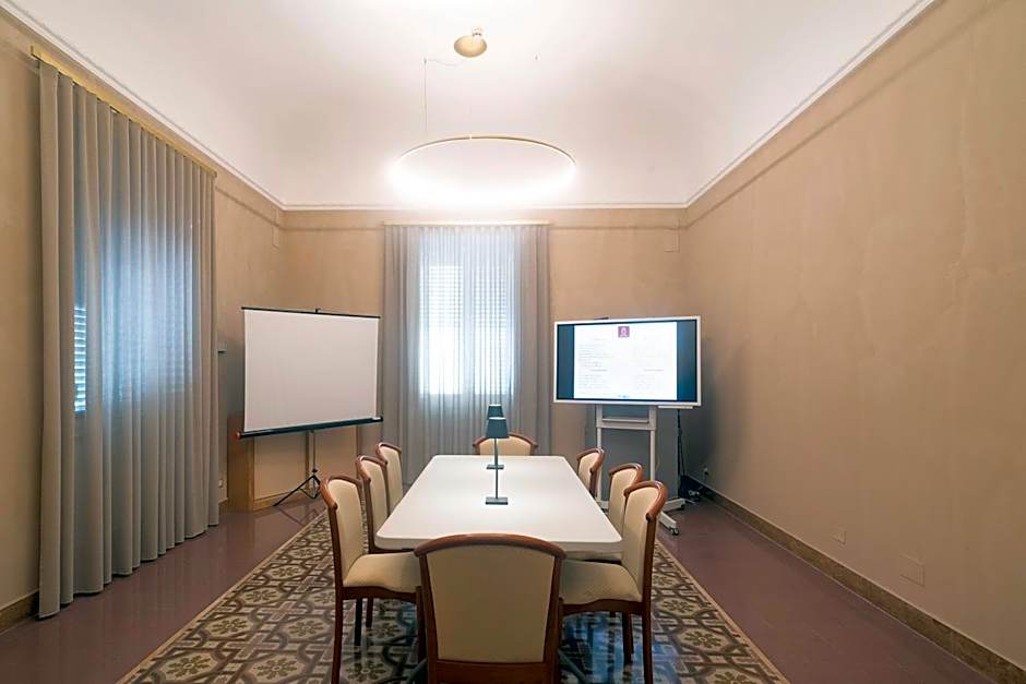 Hotel Tonic