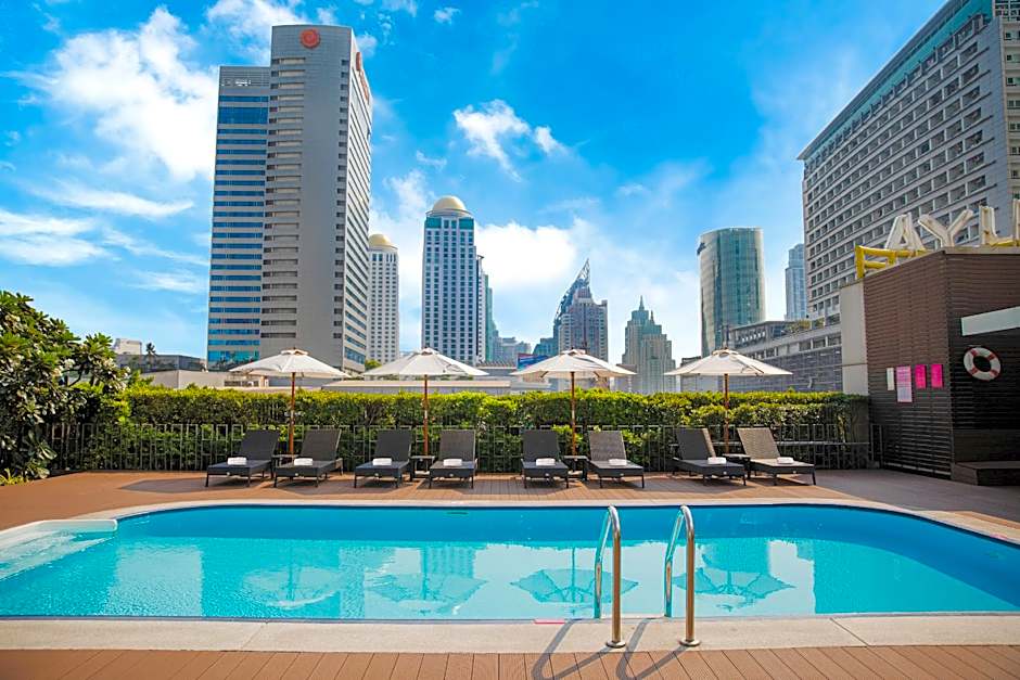 VELA Dhi GLOW Pratunam