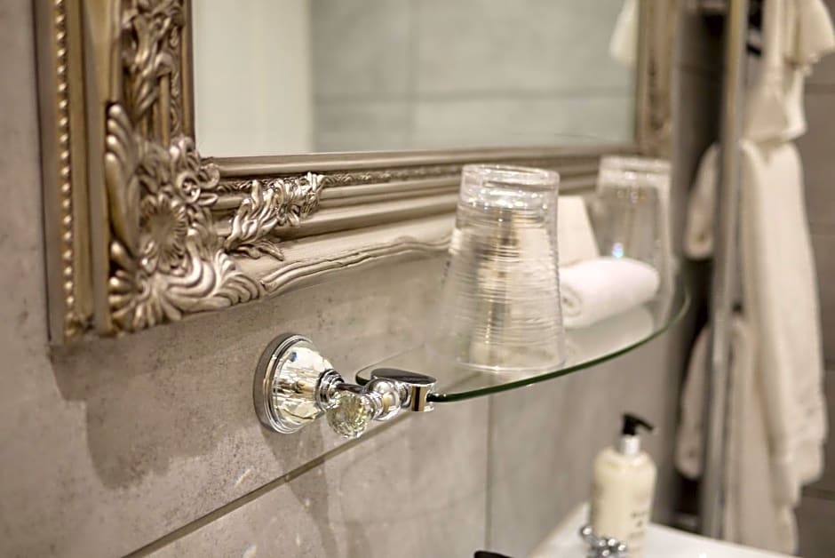 Glewstone Court Country House Hotel