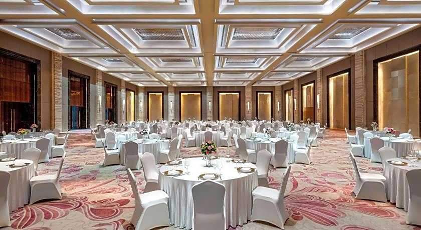 Sheraton Changchun Jingyuetan Hotel
