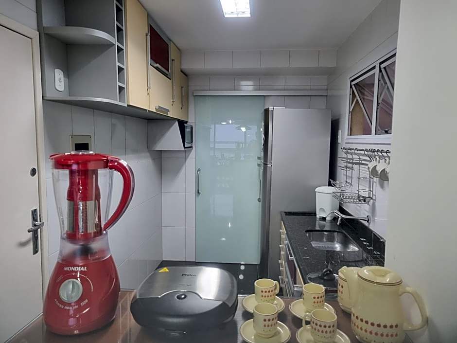 Apartamento Frente para o Mar - Varandão com Blindex - Vista Total para o Mar - 1 Suite e mais 2 Quartos-Ar Condicionado - 2 Vagas - BEIRA MAR - 70 metros da Praia ,TVS SMART GERAL -WI-FI -DISNEY PLUS-OUTROS- PORTARIA 24 HORAS-KIT PRAIA 4 PESSOAS