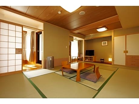 Japanese-style Room (With Open-air Bath) (8 tatami + 6 tatami) (Sleeps 6) With Breakfast