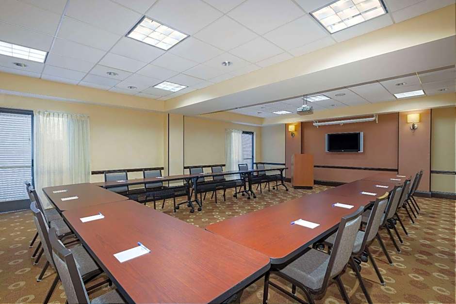 Wyndham Garden Kansas City Airport