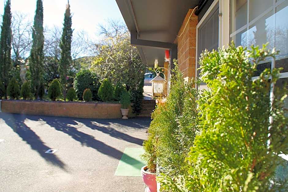 White Lanterns Motel