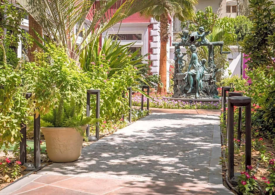 1920s Boutique Hotel and Restaurants