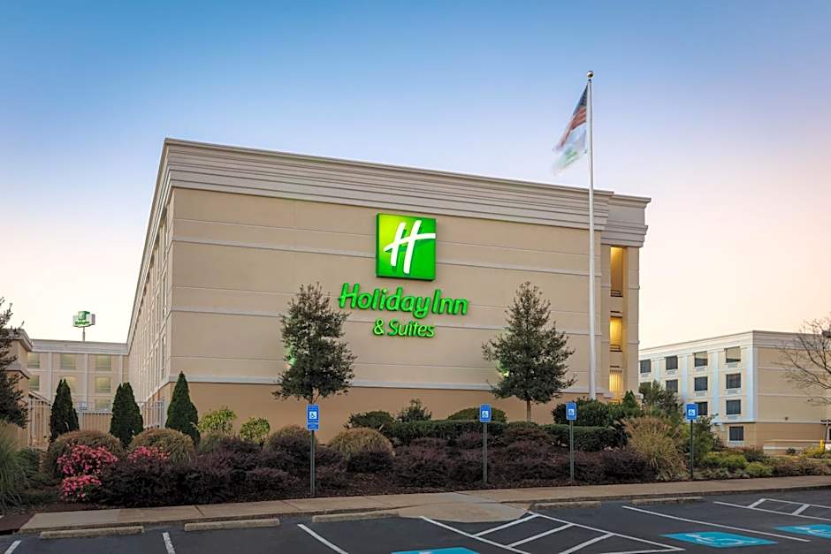 Holiday Inn & Suites Atlanta Airport North By IHG