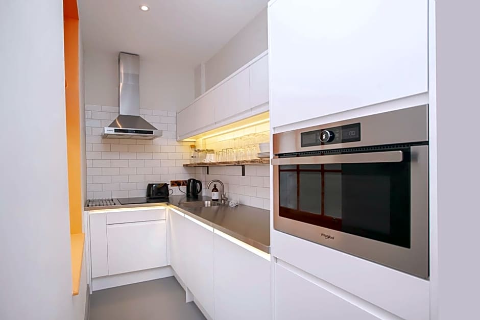 Higgihaus Aparthotel, Clare Street