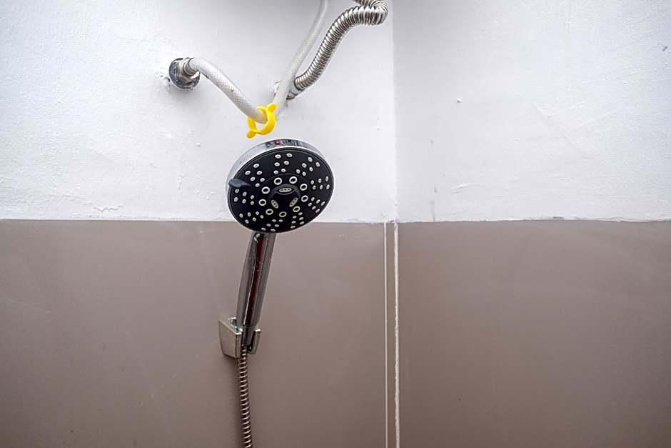 RedDoorz near Laweyan Gentan