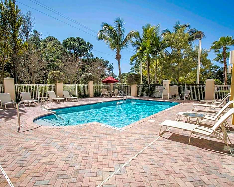 Comfort Inn & Suites Jupiter I-95