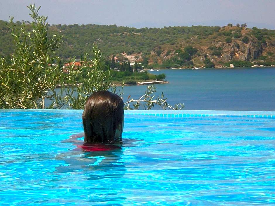 Yialasi Hotel
