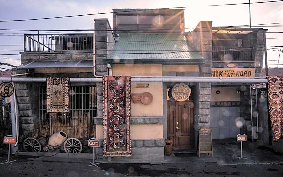Silk Road Hotel