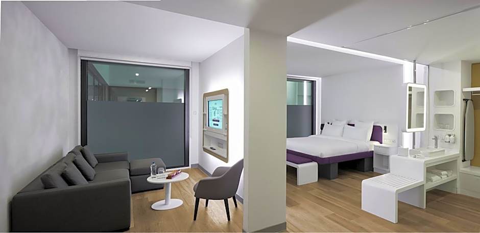 YOTELAIR Istanbul Airport, Duty free - International Transit area