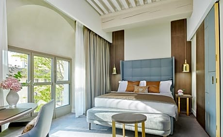 Premium King Room with Courtyard View