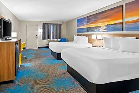 Queen Room with Two Queen Beds - Non-Smoking