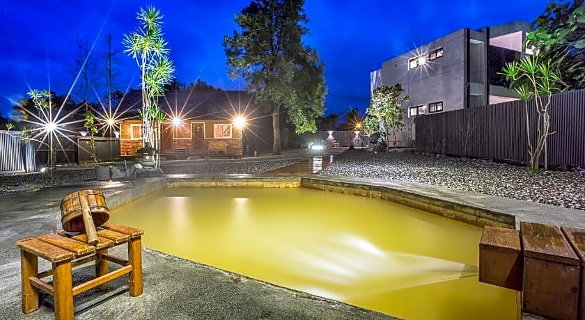 Sunshine Hot Spring B&B