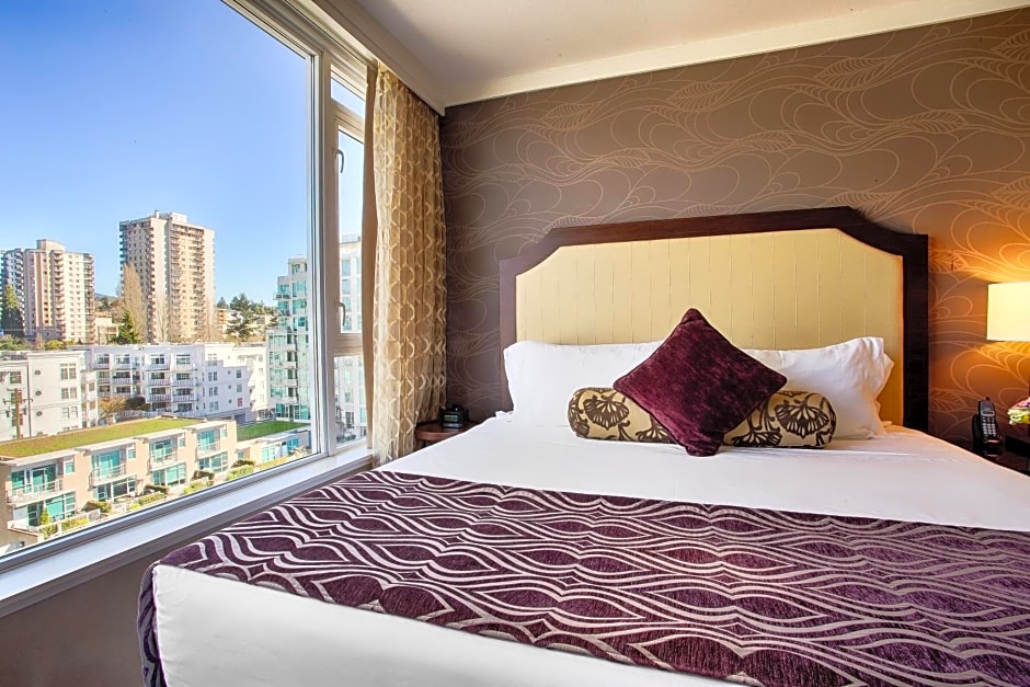 Pinnacle Hotel At The Pier