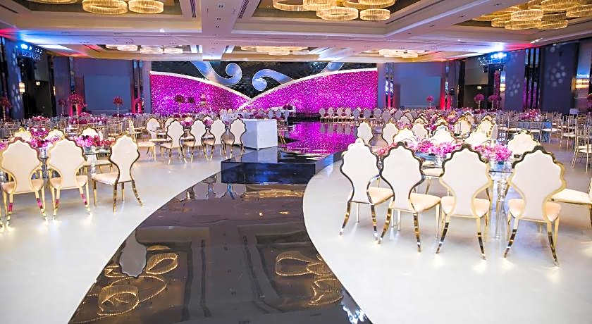 Grand Millennium Muscat connected to Muscat Grand Mall