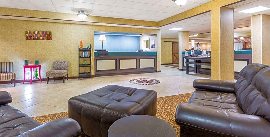 Rome Inn & Suites