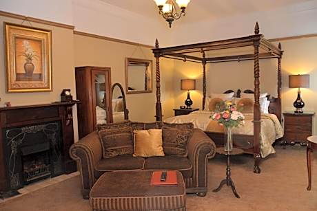 King Suite with Spa Bath